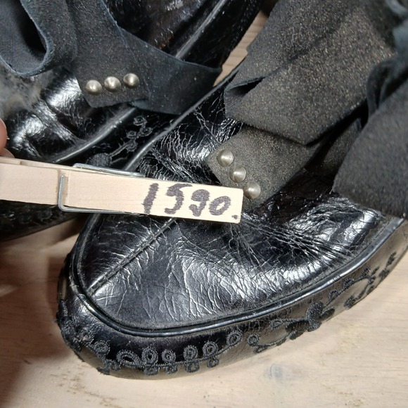 Kenzie Boots Womens 9.5 Black Leather Embroidered Lace Detail Block Heel - Picture 11 of 11